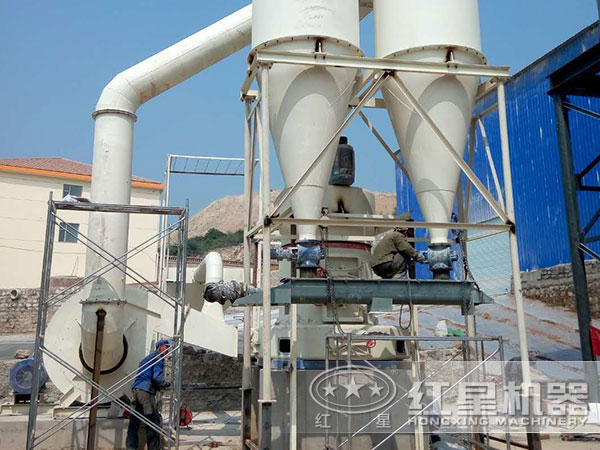 溶渣磨粉機(jī)生產(chǎn)現(xiàn)場(chǎng) 溶渣磨粉機(jī)生產(chǎn)現(xiàn)場(chǎng)