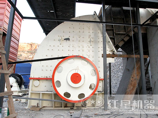 重錘式粉碎機作業現場，環保少污染