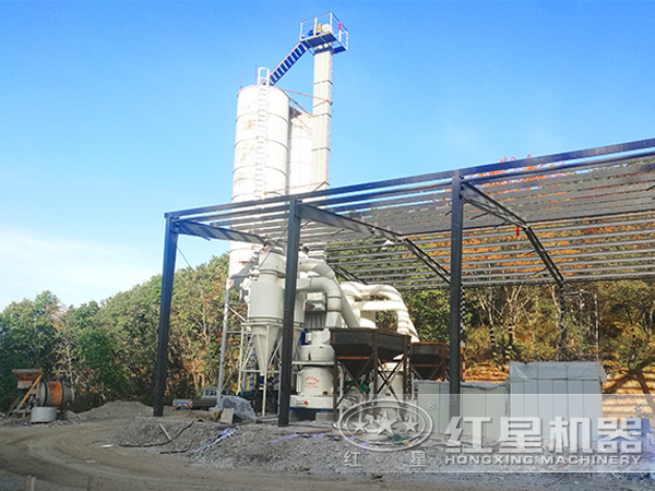 山東滑石粉磨粉現(xiàn)場 山東滑石粉磨粉現(xiàn)場