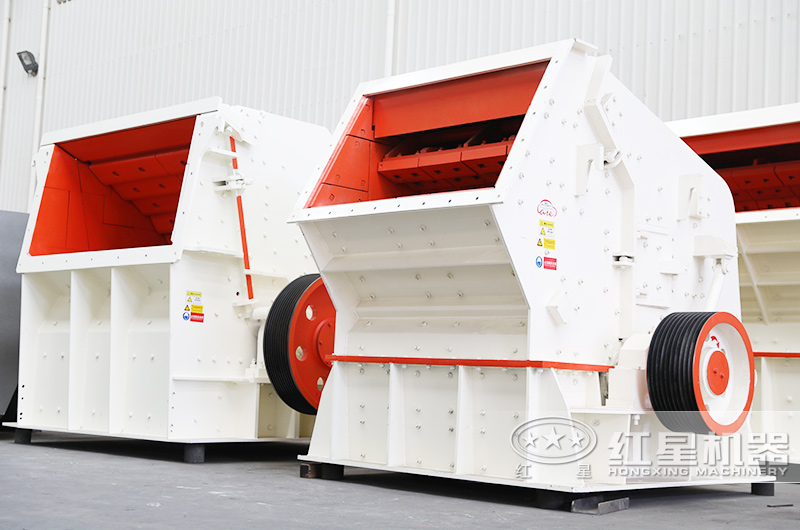 普通反擊破碎機,成本低,生產(chǎn)效益好 普通反擊破碎機,成本低,生產(chǎn)效益好