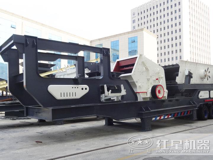 輪胎移動破碎站配反擊式破碎機，時產70-280t/h，具有整形作用