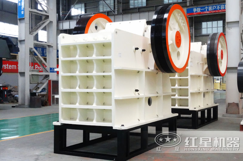 顎式破碎機，碎石力度大，產量1-2200t/h