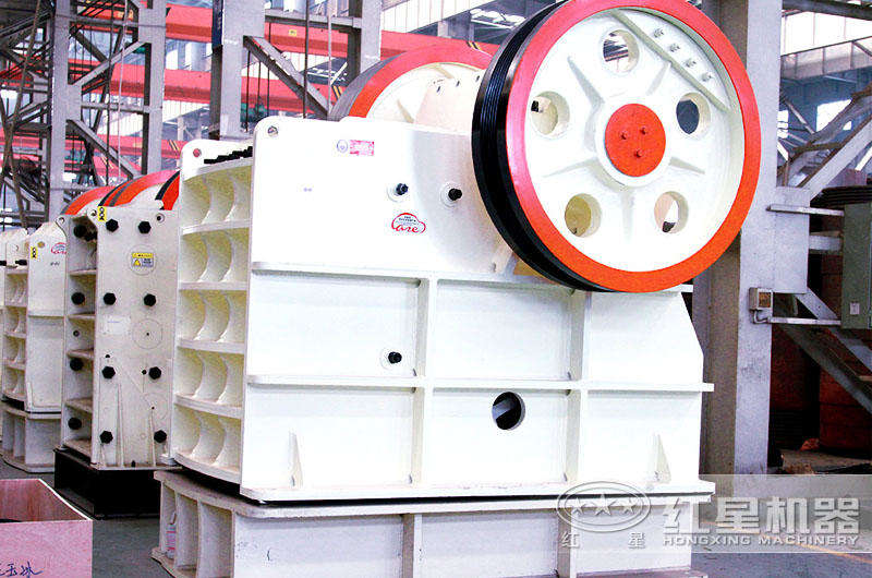 鄂式破碎機(jī),全新升級(jí),破碎比大 鄂式破碎機(jī),全新升級(jí),破碎比大