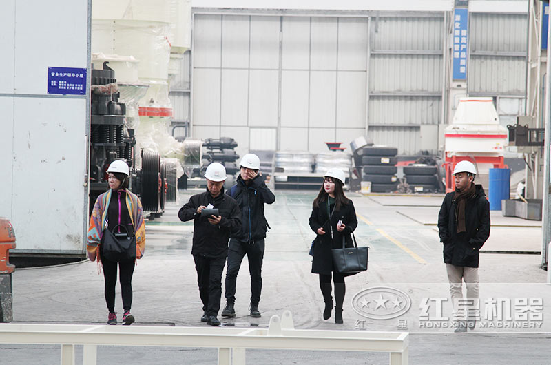 規(guī)?；O(shè)備廠房，提供立式復(fù)合破碎機(jī)免費(fèi)咨詢