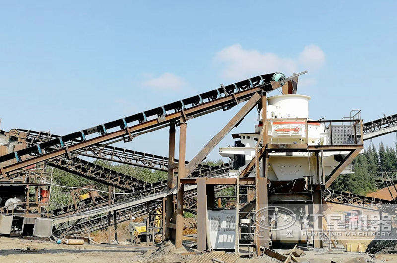 小型制砂機生產現場，第二季度開始盈利