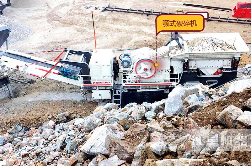 履帶式移動(dòng)鄂式破碎機(jī)生產(chǎn)現(xiàn)場,一鍵操控超智能 履帶式移動(dòng)鄂式破碎機(jī)生產(chǎn)現(xiàn)場,一鍵操控超智能