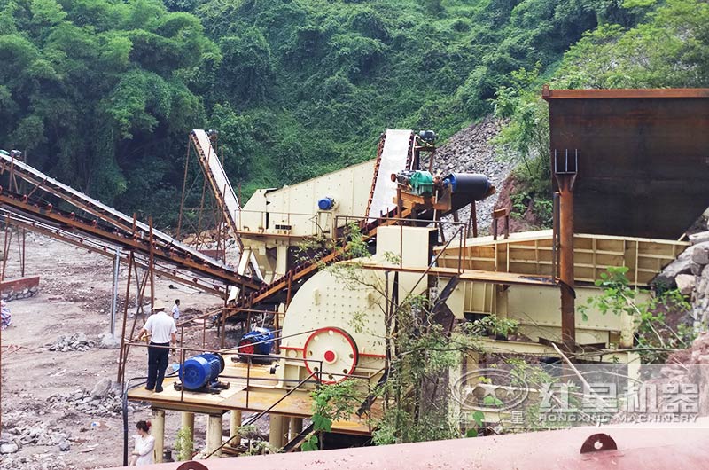 重錘式礦山破碎機工作現場圖片 重錘式礦山破碎機工作現場圖片