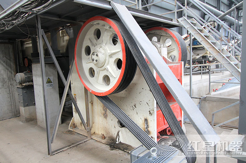 顎式破碎機工作現場圖片 顎式破碎機工作現場圖片