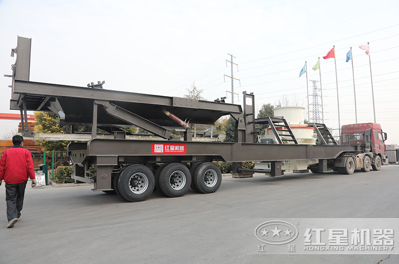移動制砂機一體式設備開往客戶現場 移動制砂機一體式設備開往客戶現場