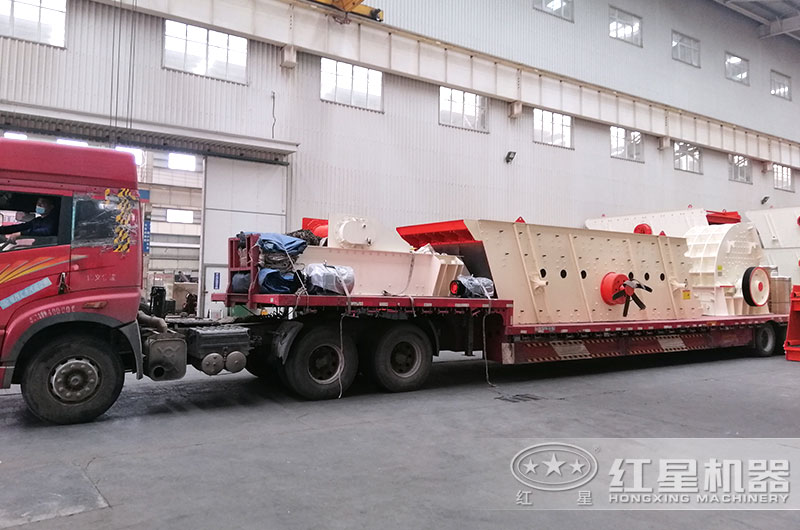 小型錘式破碎機(jī)設(shè)備發(fā)貨 小型錘式破碎機(jī)設(shè)備發(fā)貨