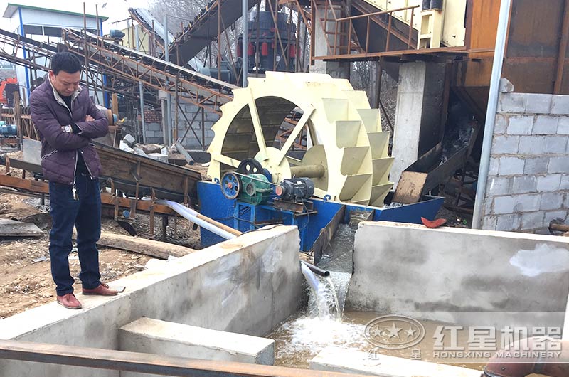 洗砂現場,建設沉淀池 洗砂現場,建設沉淀池