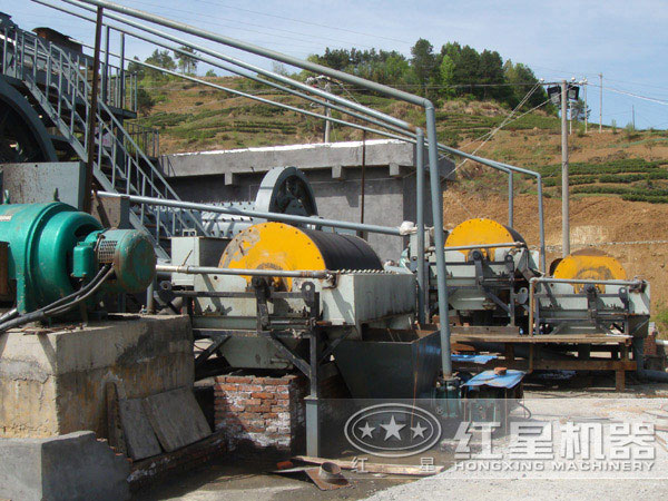 山西客戶赤鐵礦磁選機工作現(xiàn)場圖 山西客戶赤鐵礦磁選機工作現(xiàn)場圖
