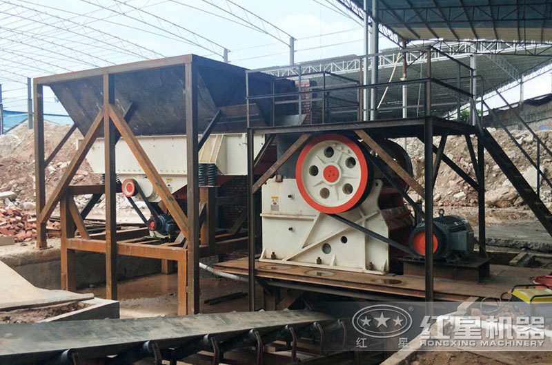 顎式破碎機工作實拍圖 顎式破碎機工作實拍圖