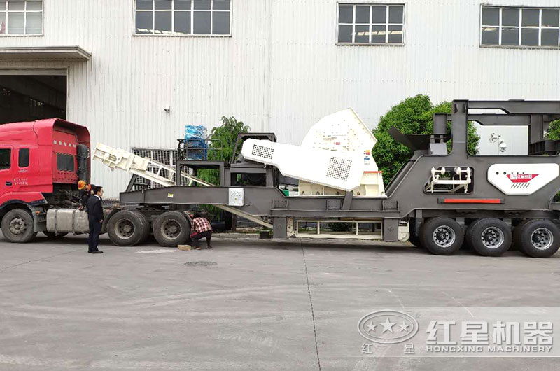 移動二合一重錘式破碎機直接開走 移動二合一重錘式破碎機直接開走