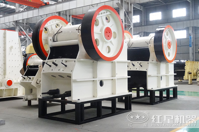 新型鄂式破碎機(jī) 新型鄂式破碎機(jī)