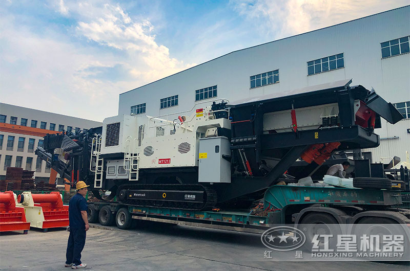 環保型移動石子破碎機發貨現場 環保型移動石子破碎機發貨現場