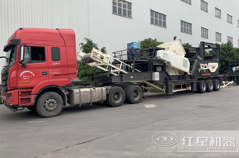 錘式移動碎煤機(jī)發(fā)貨現(xiàn)場 錘式移動碎煤機(jī)發(fā)貨現(xiàn)場